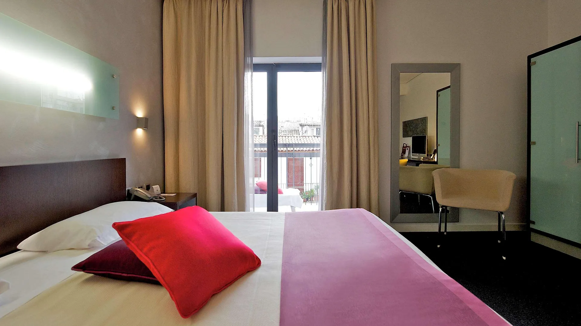 מלון Mercure Palermo Centro 4*,